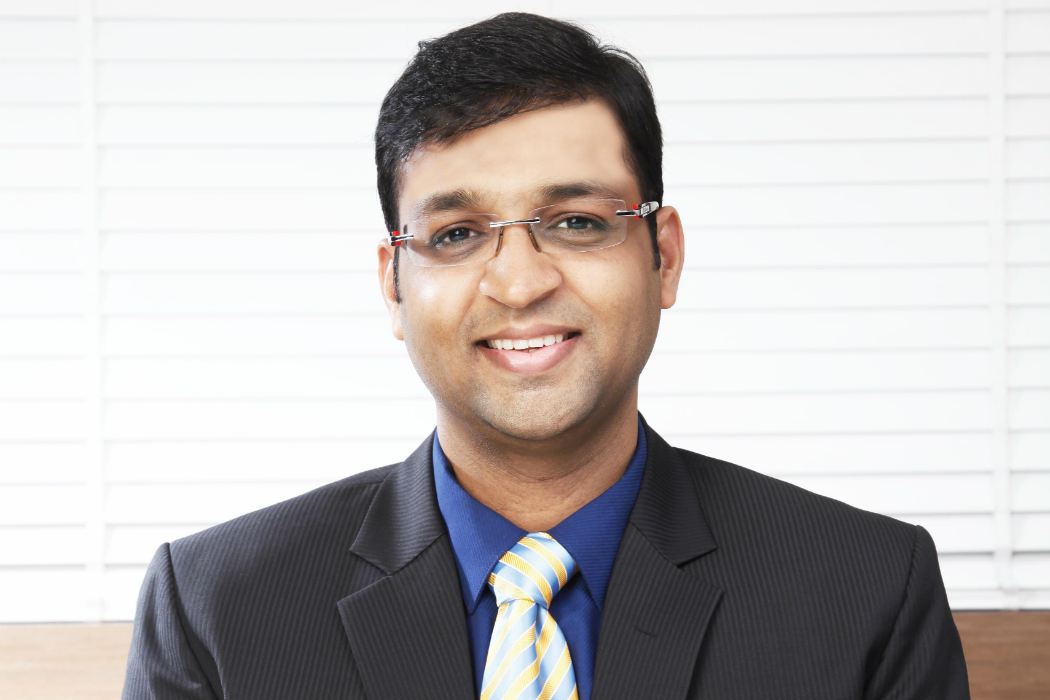 <b>Vivek Bajaj</b> PGDM(IIM), CA, CS Managing Director, Kredent EduEdge - vivekbajaj